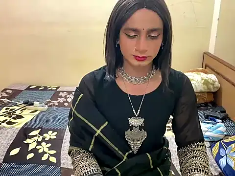 LuvLayla online show from 12-19-25, 06:37