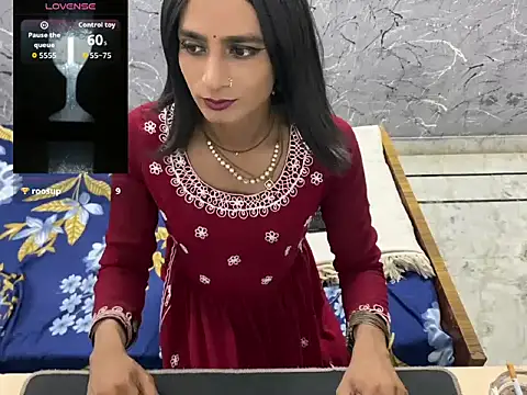 LuvLayla online show from 07-26-26, 01:07