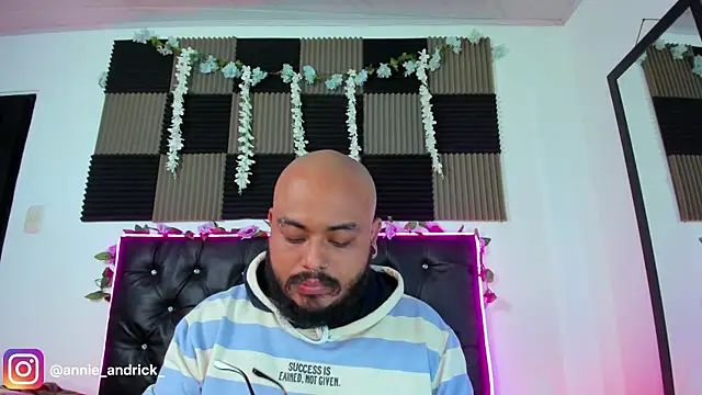  leda swan  online show from 04-23-26, 11:09