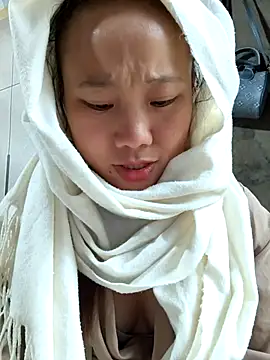Snapshot of liu-liusexy chatting on 05-01-26, 12:59 liu-liusexy online show from 05-01-26, 12:59