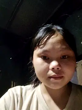 Snapshot of omiu-baby chatting on 05-17-26, 10:28 omiu-baby online show from 05-17-26, 10:28
