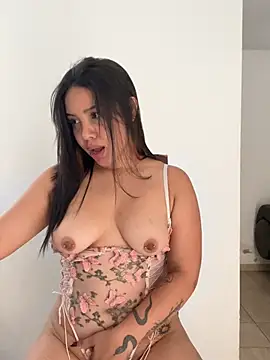 P A U L I N A  online show from 07-18-26, 09:07