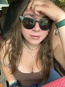 Snapshot of adventuresinsky chatting on 09-08-25, 05:56 adventuresinsky online show from 09-08-25, 05:56