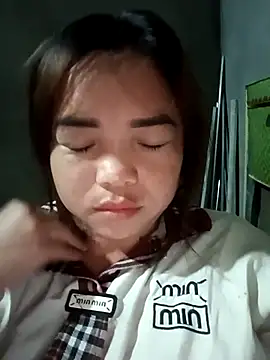 Snapshot of AnHa19 chatting on 11-18-25, 07:51 AnHa19 online show from 11-18-25, 07:51