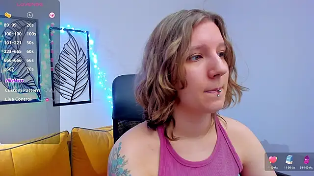 Hailey Foxy online show from 12-23-25, 09:51