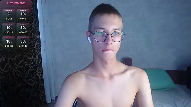 glasses cat online show from 09-26-25, 12:31