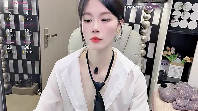 Snapshot of Yueyue-MM chatting on 04-30-26, 12:55 Yueyue-MM online show from 04-30-26, 12:55