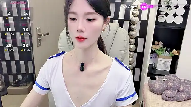 Snapshot of Yueyue-MM chatting on 05-02-26, 12:59 Yueyue-MM online show from 05-02-26, 12:59