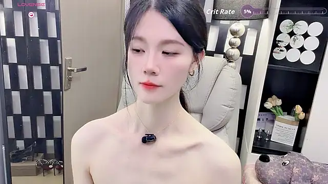 Snapshot of Yueyue-MM chatting on 05-16-26, 10:36 Yueyue-MM online show from 05-16-26, 10:36