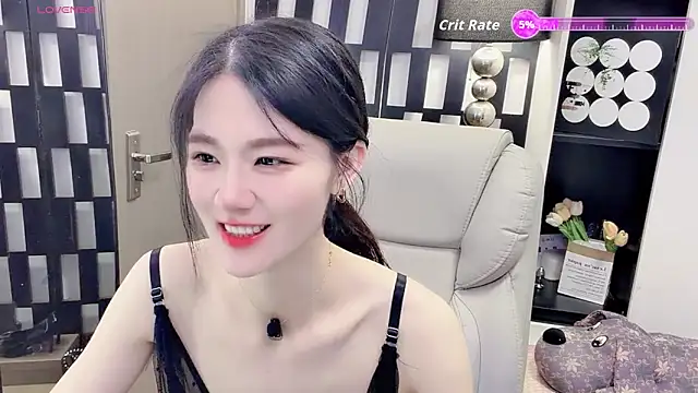 Snapshot of Yueyue-MM chatting on 05-26-26, 12:28 Yueyue-MM online show from 05-26-26, 12:28