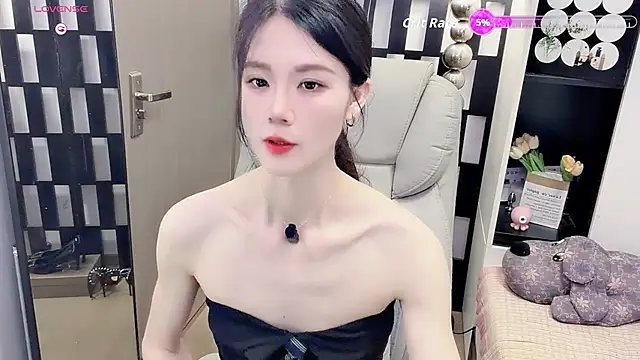 Snapshot of Yueyue-MM chatting on 06-05-26, 07:03 Yueyue-MM online show from 06-05-26, 07:03