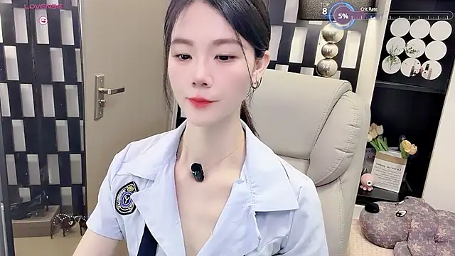 Snapshot of Yueyue-MM chatting on 06-11-26, 01:49 Yueyue-MM online show from 06-11-26, 01:49