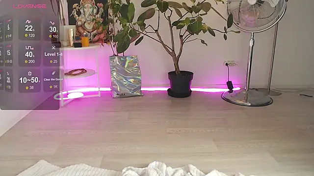 ChloeSummers online show from 10-17-25, 09:12