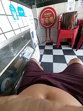 Snapshot of andrerj22 chatting on 11-13-25, 05:12 andrerj22 online show from 11-13-25, 05:12