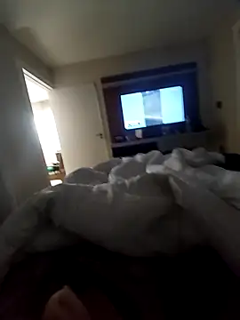 Snapshot of andrerj22 chatting on 11-17-25, 01:50 andrerj22 online show from 11-17-25, 01:50