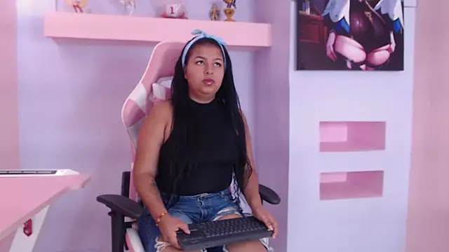 AlahiaJoness online show from 10-01-25, 03:56