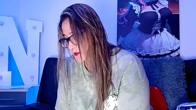 LAHILA COOPERR online show from 12-17-25, 12:33