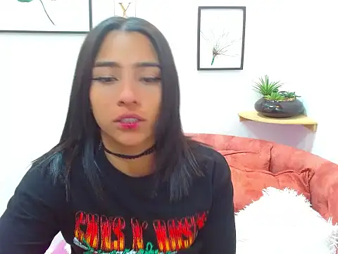 Snapshot of Aliciacute__ chatting on 09-08-25, 07:57 Aliciacute online show from 09-08-25, 07:57