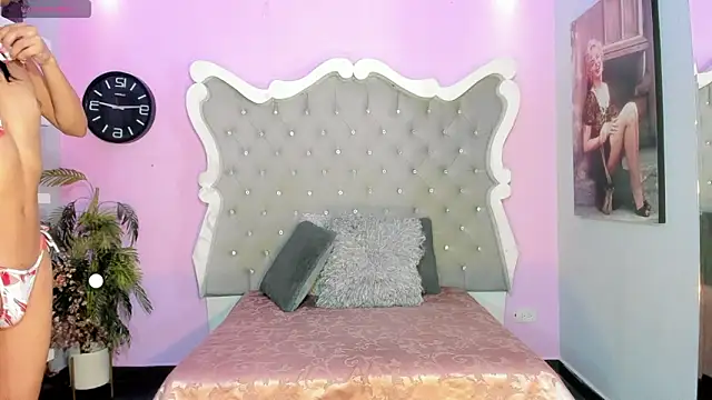 Honey Moontsts online show from 06-10-26, 12:04