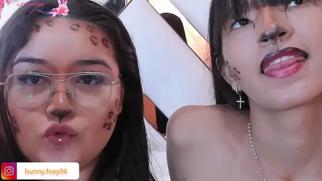 Snapshot of foxybunny chatting on 11-18-25, 12:05 foxybunny online show from 11-18-25, 12:05