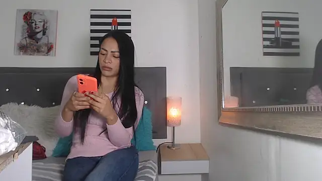 Snapshot of madison__love_ chatting on 10-06-25, 06:27 madison love online show from 10-06-25, 06:27