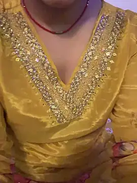 Snapshot of Naughty_couple_live chatting on 11-11-25, 06:30 Naughty couple live online show from 11-11-25, 06:30