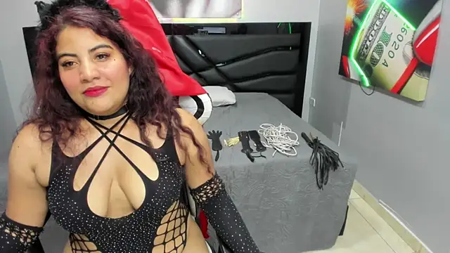 Snapshot of Sara_Bdsm_ chatting on 10-18-25, 03:57 Sara Bdsm online show from 10-18-25, 03:57