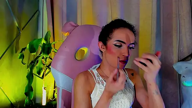 Cristal Gem1 online show from 07-06-26, 02:41