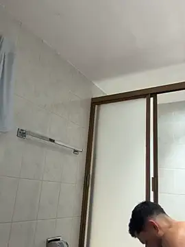 Snapshot of Darg98 chatting on 10-06-25, 05:38 Darg98 online show from 10-06-25, 05:38