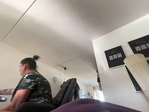 Tina-Maria online show from 10-18-25, 11:44