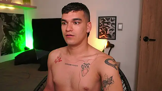 Snapshot of EROS_AND_ALAN chatting on 06-18-26, 03:51 EROS AND ALAN online show from 06-18-26, 03:51
