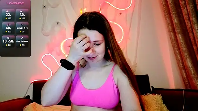 Snapshot of _Linett_ chatting on 10-31-25, 07:48  Linett  online show from 10-31-25, 07:48