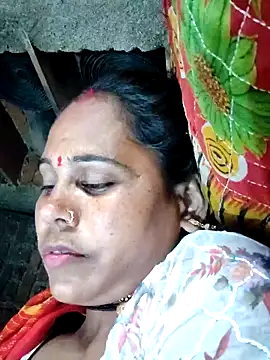 Snapshot of Pooja750 chatting on 05-16-26, 07:27 Pooja750 online show from 05-16-26, 07:27