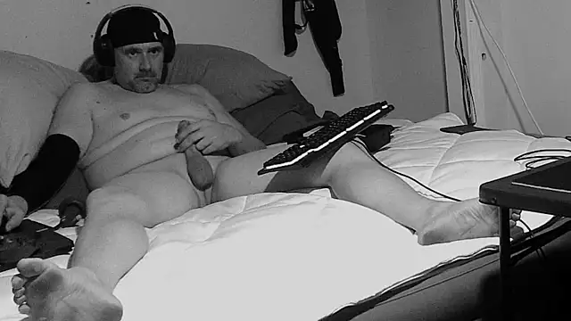 BigheadLongcock online show from 07-26-26, 09:32