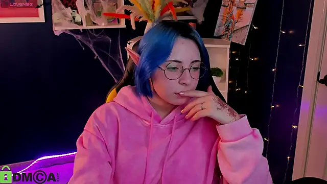 Penny Stanley online show from 10-30-25, 01:40