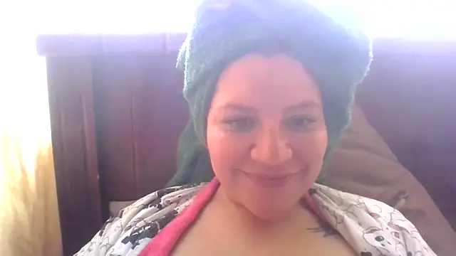 Snapshot of Isisflame chatting on 11-12-25, 04:40 Isisflame online show from 11-12-25, 04:40