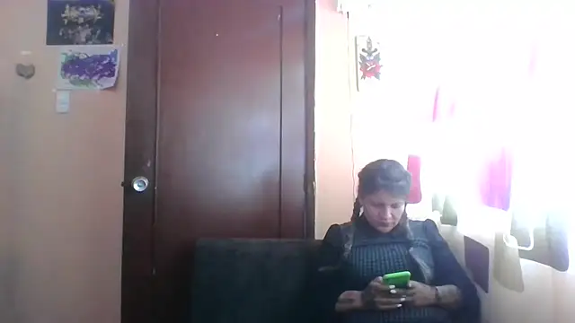 Snapshot of Isisflame chatting on 12-13-25, 07:53 Isisflame online show from 12-13-25, 07:53