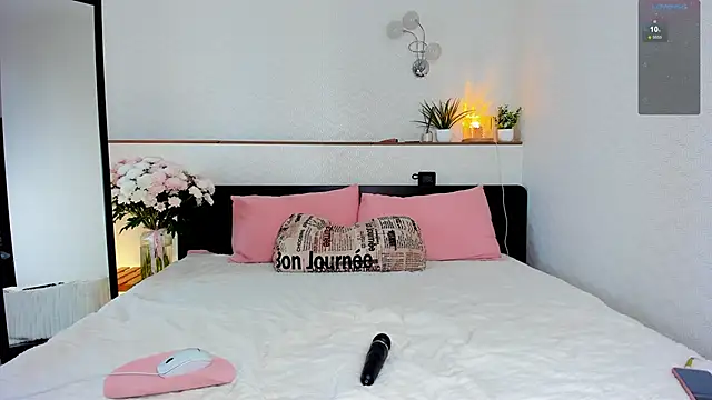 charlottacardi online show from 10-24-25, 03:58