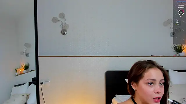 charlottacardi online show from 10-30-25, 03:08