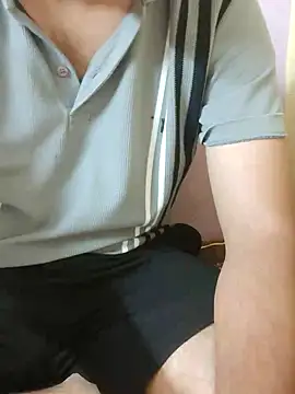 riyamore9623 online show from 10-27-25, 07:45