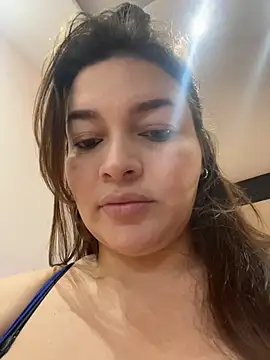 Snapshot of sarahreyess_11 chatting on 03-26-26, 11:05 sarahreyess 11 online show from 03-26-26, 11:05