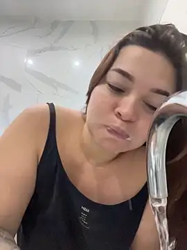 Snapshot of sarahreyess_11 chatting on 04-04-26, 11:18 sarahreyess 11 online show from 04-04-26, 11:18