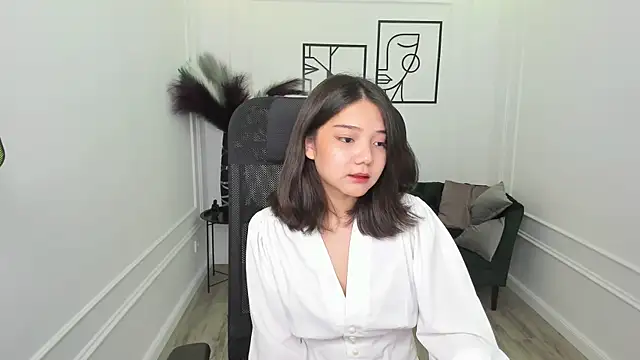 Snapshot of ElliVensda chatting on 09-24-25, 11:24 ElliVensda online show from 09-24-25, 11:24