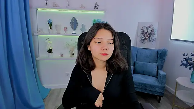 Snapshot of ElliVensda chatting on 09-28-25, 11:48 ElliVensda online show from 09-28-25, 11:48