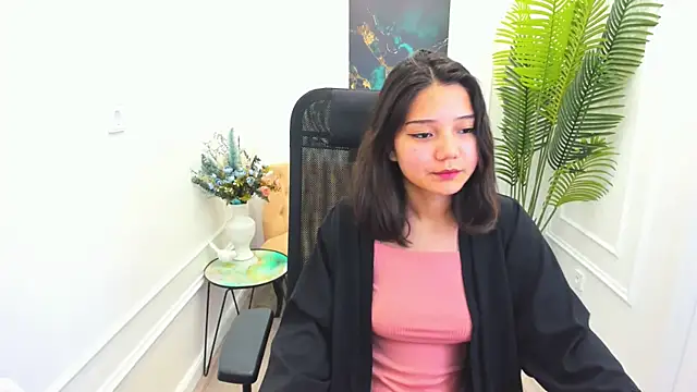 Snapshot of ElliVensda chatting on 10-04-25, 01:53 ElliVensda online show from 10-04-25, 01:53