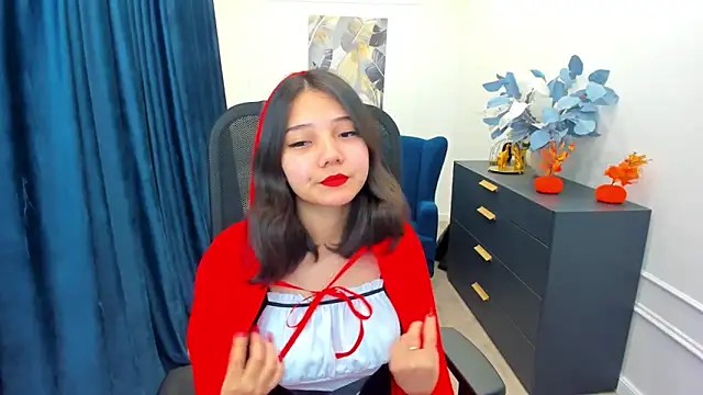 Snapshot of ElliVensda chatting on 10-16-25, 07:48 ElliVensda online show from 10-16-25, 07:48