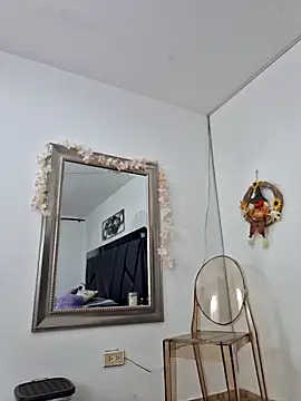 LaiaTorres1 online show from 10-12-25, 10:14