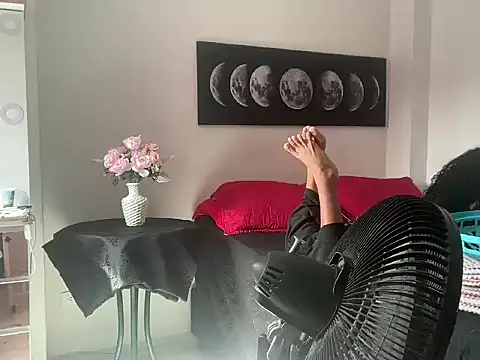 Snapshot of sexycalipso chatting on 09-17-25, 01:46 sexycalipso online show from 09-17-25, 01:46