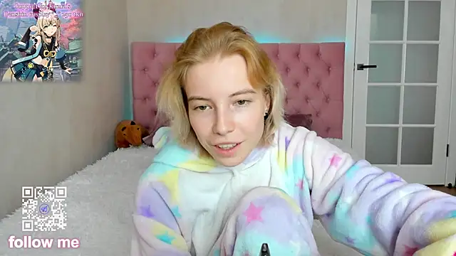 Pink Lila18 online show from 10-27-25, 08:40