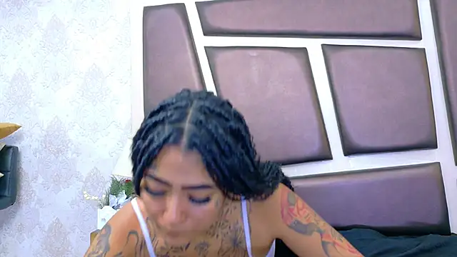 EmilieLake online show from 04-27-26, 07:23